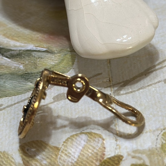 Monet French Clip Earrings on original card Gold Metal - 3/4” - Picture 6 of 8